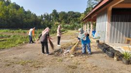 KEGIATAN JUMAT BERSIH DI LINGKUNGAN KALURAHAN GIRIASIH