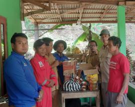 KSB GIRIASIH DISTRIBUSIKAN BANTUAN PERMAKANAN UNTUK TERDAMPAK TANAH LONGSOR