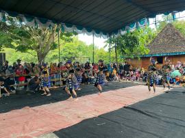 GELAR BUDAYA LOKAL DENGAN PERTUNJUKAN JATHILAN 