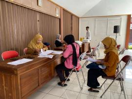 PENDISTRIBUSIAN BANTUAN CADANGAN PANGAN PEMERINTAH 