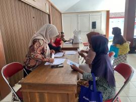 PEMKAL GIRIASIH DISTRIBUSIKAN BANSOS CPP KEPADA 307 KPM