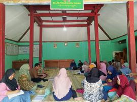 SOSIALISASI PERLINSOS DI PADUKUHAN TRASIH