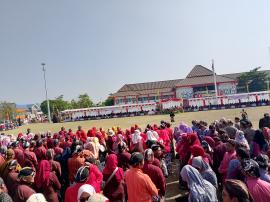 UPACARA PERINGATAN HARI JADI KABUPATEN GUNUNGKIDUL KE 196 DI ALUN ALUN WONOSARI 